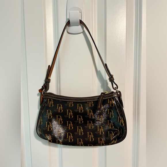 LIKE NEW - Dooney and Bourke Signature 1975 Patty Pouchette Demi Bag - Picture 2 of 9